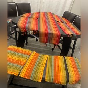 Bundle of Pier 1 Imports (1 table runner, and 4placemats, 4 napkin serviettes)